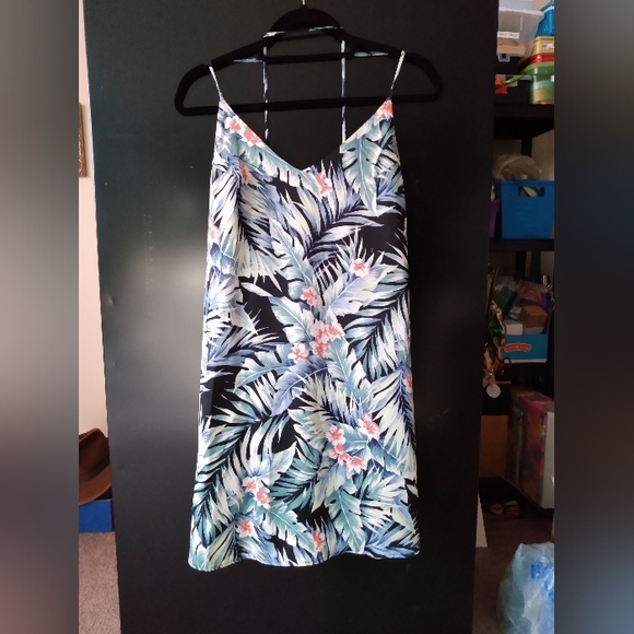 NWT Francesca's Hawaiian print slip dress, L - Picture 8 of 8